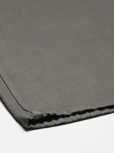 SASSAFRAS Women Grey Straight Fit Clean Look High-Rise Jeans with Side Slit and A Chain