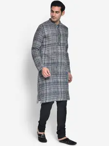 KISAH Men Grey & Black Checked Cotton Kurta