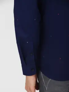 Van Heusen Sport Men Blue Slim Fit Pure Cotton Casual Shirt