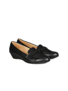 Denill Women Black Textured Ballerinas Flats
