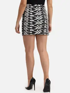 Trend Arrest Women White & Black Printed Mini Skirt