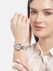 Timex Women Silver-Toned Dial & Bracelet Style Straps Analogue Watch TWEL15301