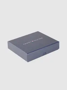 Tommy Hilfiger Men Black Brand Logo Textured Leather Two Fold Wallet