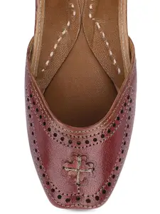 DESI COLOUR Women Brown Textured Leather Ethnic Mojaris with Laser Cuts Flats