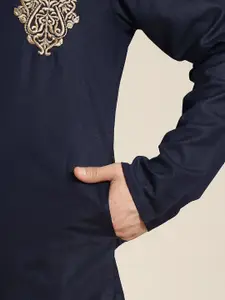 SOJANYA Men Navy Blue Pure Cotton Thread Work Detail Kurta with Churidar