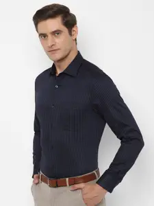 Louis Philippe Men Navy Blue Regular Fit Printed Cotton Formal Shirt