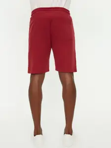 Trendyol Men Maroon Solid Regular Shorts