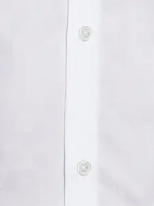 Turtle Men White Slim Fit Textured Cotton Casual Shirt