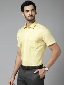 Blackberrys Men Yellow & White India Slim Fit Grid Checks Pure Cotton Formal Shirt