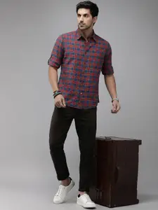 The Roadster Life Co. Spread Collar Cotton-Linen Checked Casual Shirt