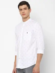 Louis Philippe Sport Men White Slim Fit Printed Pure Cotton Casual Shirt
