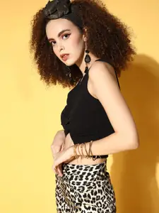 SASSAFRAS Black Black Solid Twist & Knot Top