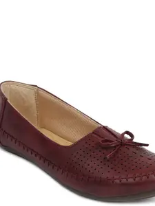 ICONICS Women Maroon Ballerinas Textured Bows Flats