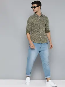 Levis Men Olive Green Slim Fit Floral Printed Casual Shirt