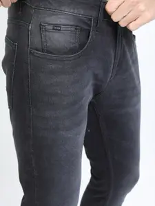 HIGHLANDER Men Black Tapered Fit Light Fade Stretchable Jeans