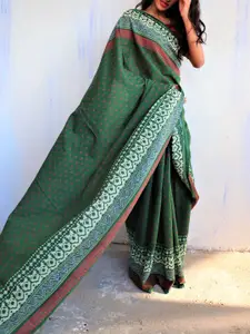 Chidiyaa Green & White Floral Printed Pure Cotton Saree