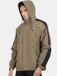 t-base Men Olive Solid Rain Jacket