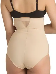 Swee Shapewear Women Beige Solid Seamless Cotton Shapewear