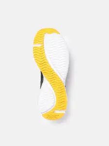 Reebok Men Black & White Woven Design Hector Running Shoes