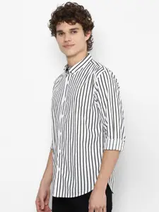 FOREVER 21 Men White Striped Casual Shirt