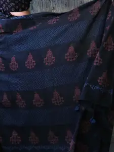 Chidiyaa Women Black & Blue Ethnic Motifs Pure Cotton Saree