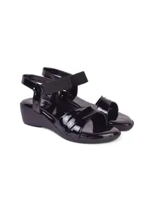 XE Looks Black Wedge Sandals