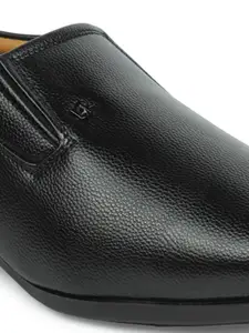 Fashion Victim Men Black Solid Formal Slip-on Shoes