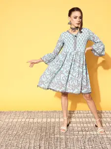 Ishin Women Blue Floral Vacay Attire