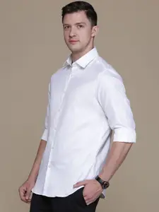 Calvin Klein Jeans Men White Smart Slim Fit Micro Ditsy Opaque Self Design Casual Shirt