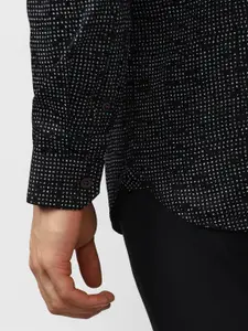 V Dot Men Black Slim Fit Printed Casual Shirt