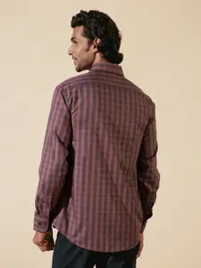 Andamen Men Brown Classic Checked Casual Shirt