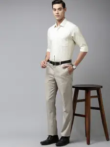 Arrow Men Off White Manhattan Slim Fit Printed Pure Cotton Formal Shirt