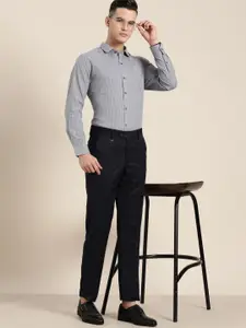 INVICTUS Men Slim Fit Checked Formal Shirt