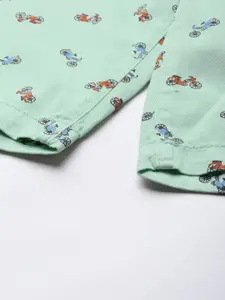 The Indian Garage Co Men Green Conversational Printed Slim Fit Shorts