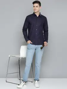 Levis Men Navy Blue Slim Fit Solid Pure Cotton Casual Shirt