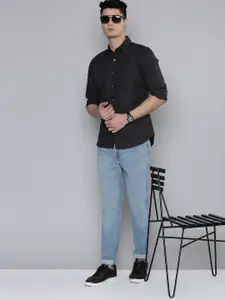 Levis Men Black Slim Fit Self Design Pure Cotton Casual Shirt