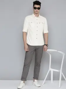 Levis Men Off White Slim Fit Pocket Detail Pure Cotton Casual Shirt