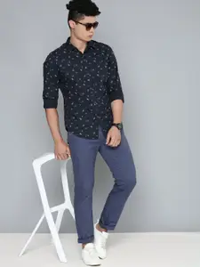 Levis Men Navy Blue & Off White Geometric Printed Slim Fit Casual Shirt