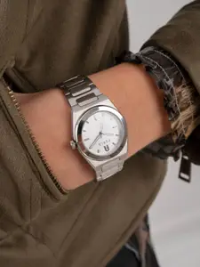 Furla Women Silver-Toned Dial & Silver Toned Stainless Steel Bracelet Style Straps Analogue Watch