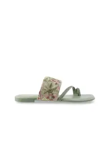 Mochi Women Green Ethnic One Toe Flats