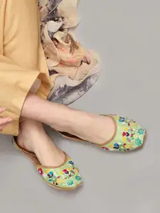 GLAM STORY Women Green Leather Embroidered Mojaris