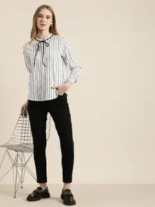 encore by INVICTUS Regular Fit Striped Casual Shirt With Tie-ups Detail