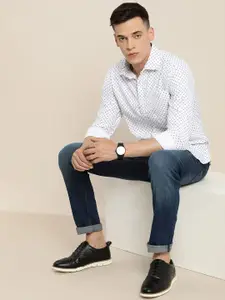 encore by INVICTUS Men White & Black Printed Pure Cotton Casual Shirt