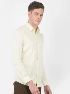 Turtle Men Off White Slim Fit Printed Pure Cotton Casual Shirt