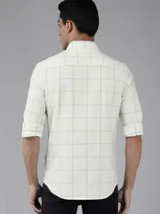 U.S. Polo Assn. Denim Co. Men White & Blue Slim Fit Checked Pure Cotton Casual Shirt