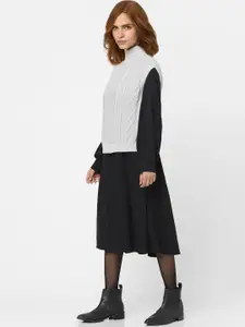 Vero Moda Women Grey Sweater Vest