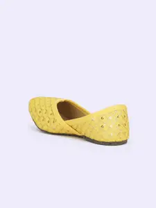 BownBee Girls Yellow Ethnic Flats