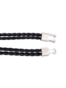 Dare by Voylla Men Silver-Toned & Black Leather Road Rider Skull Bracelet