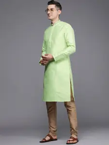 Manyavar Men Green Solid Kurta with Churidar
