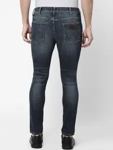 Wrangler Men Blue Slim Fit Low-Rise Heavy Fade Stretchable Jeans